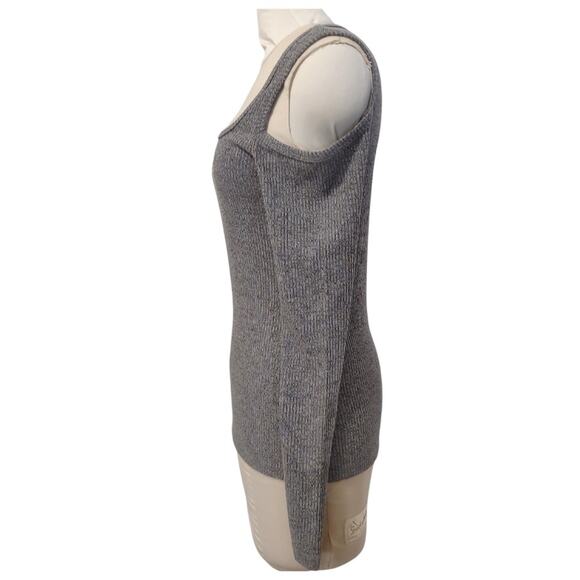 LUCKY BRAND Soft Gray Stretch Knit Top Exposed Shoulder Diagonal Neckline Size M - Picture 5 of 10